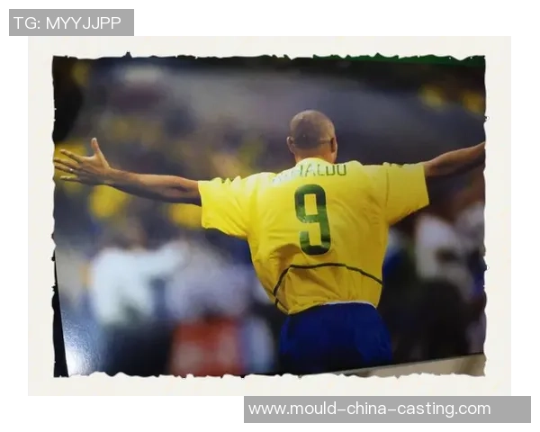 老一辈足球球星经典瞬间与传奇照片回顾展览 老一辈足球球星经典瞬间与传奇照片回顾展览