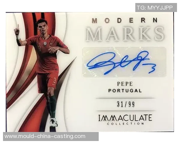 围绕足球IMM球星卡标准尺寸的详细解析与收藏价值研究 围绕足球IMM球星卡标准尺寸的详细解析与收藏价值研究