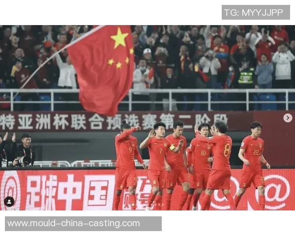 中国足球13号球星崛起:新星闪耀引领未来国足新篇章 中国足球13号球星崛起:新星闪耀引领未来国足新篇章